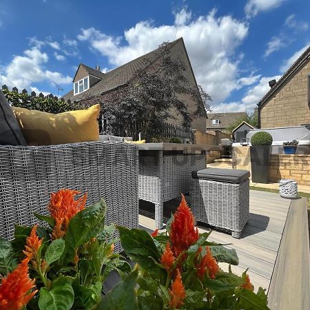 Luxurious 4 Bedroom Home In The Heart Of The Cotswolds With Hot Tub! 스토우온더올드 외부 사진