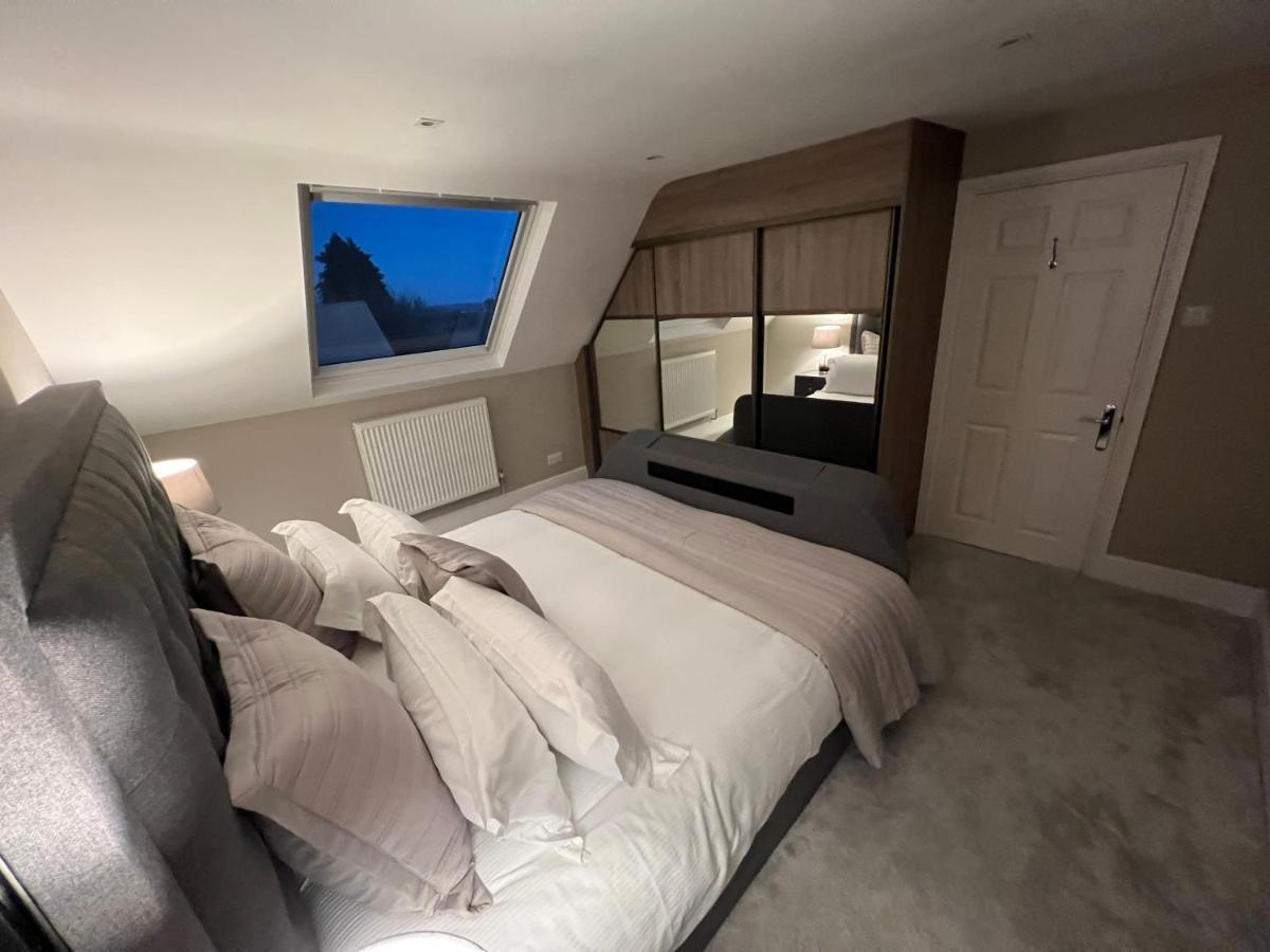 Luxurious 4 Bedroom Home In The Heart Of The Cotswolds With Hot Tub! 스토우온더올드 외부 사진