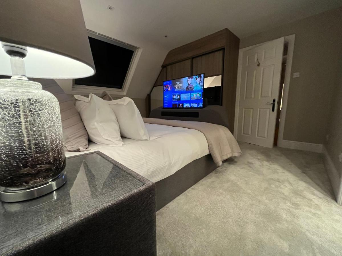 Luxurious 4 Bedroom Home In The Heart Of The Cotswolds With Hot Tub! 스토우온더올드 외부 사진