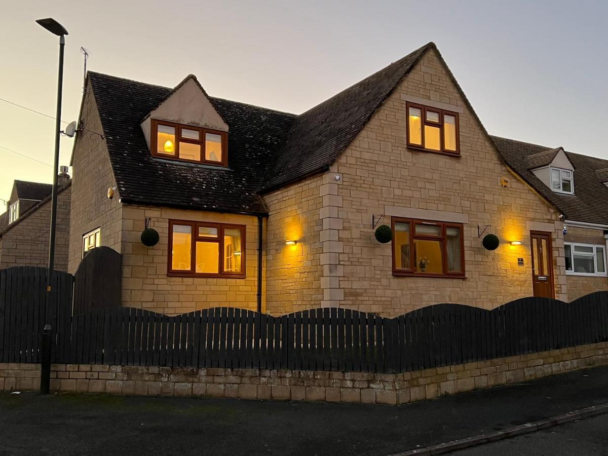 Luxurious 4 Bedroom Home In The Heart Of The Cotswolds With Hot Tub! 스토우온더올드 외부 사진