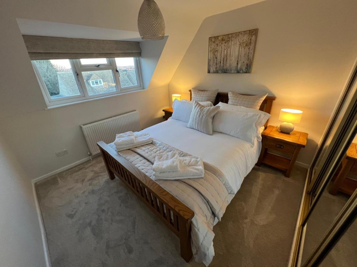 Luxurious 4 Bedroom Home In The Heart Of The Cotswolds With Hot Tub! 스토우온더올드 외부 사진