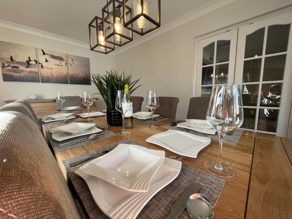 Luxurious 4 Bedroom Home In The Heart Of The Cotswolds With Hot Tub! 스토우온더올드 외부 사진