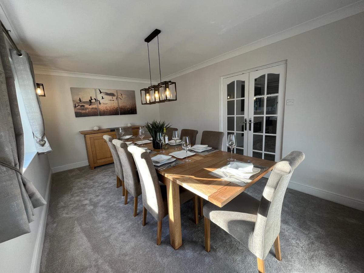Luxurious 4 Bedroom Home In The Heart Of The Cotswolds With Hot Tub! 스토우온더올드 외부 사진