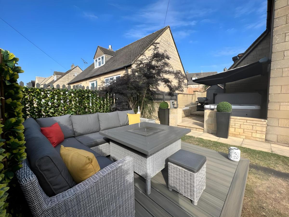 Luxurious 4 Bedroom Home In The Heart Of The Cotswolds With Hot Tub! 스토우온더올드 외부 사진