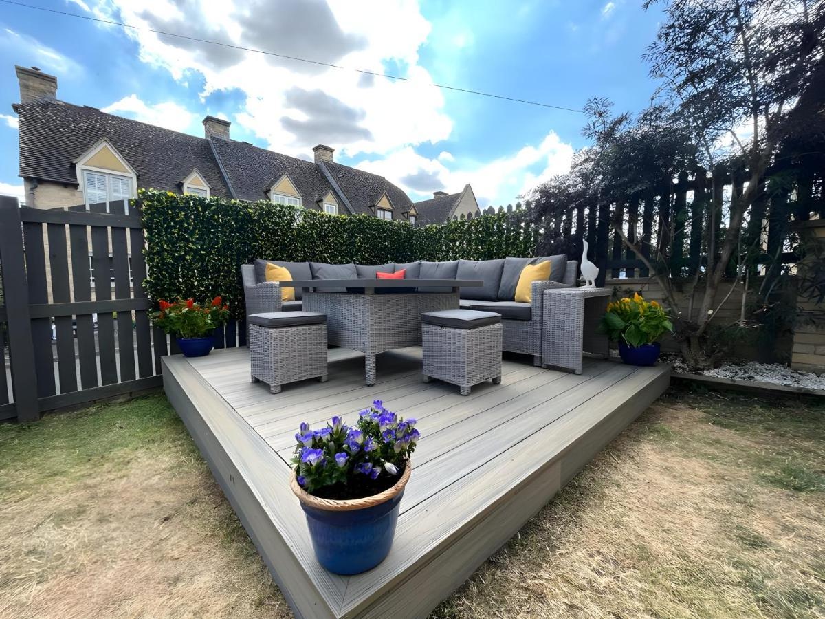 Luxurious 4 Bedroom Home In The Heart Of The Cotswolds With Hot Tub! 스토우온더올드 외부 사진